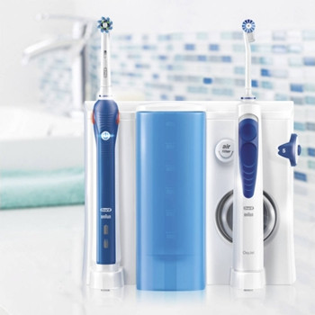 Oral-B Irrigador Oxyjet + Escova Elétrica Pro 2000